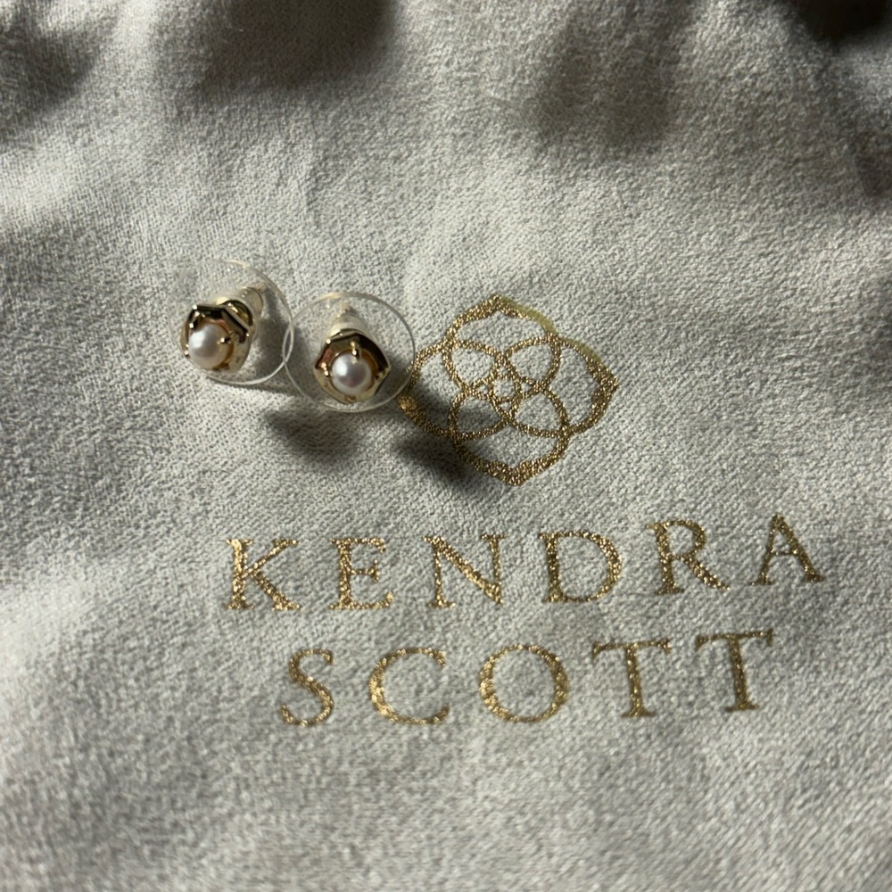 Kendra Scott dainty pearl and gold earrings